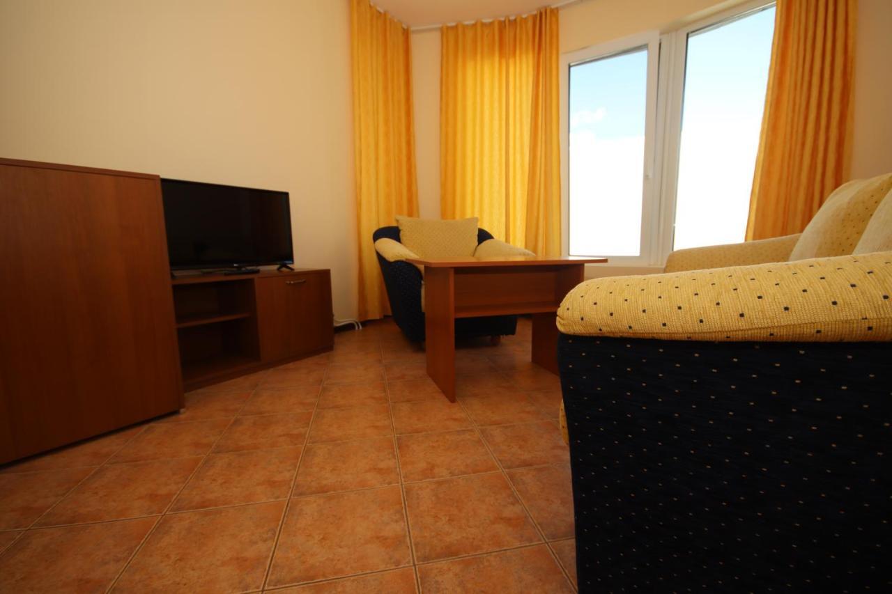 Hotel Continental - Half Board Kiten  Buitenkant foto