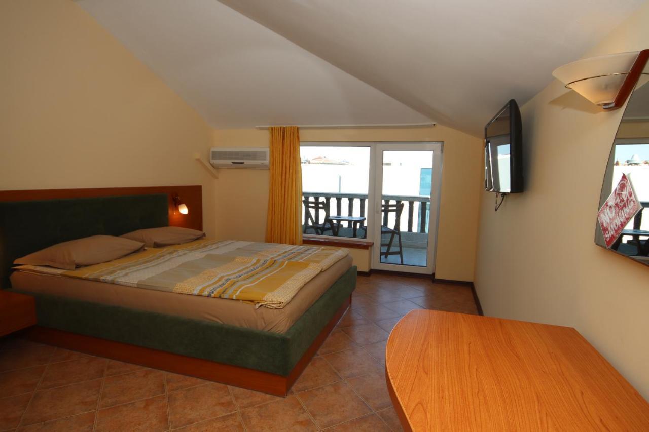 Hotel Continental - Half Board Kiten  Buitenkant foto