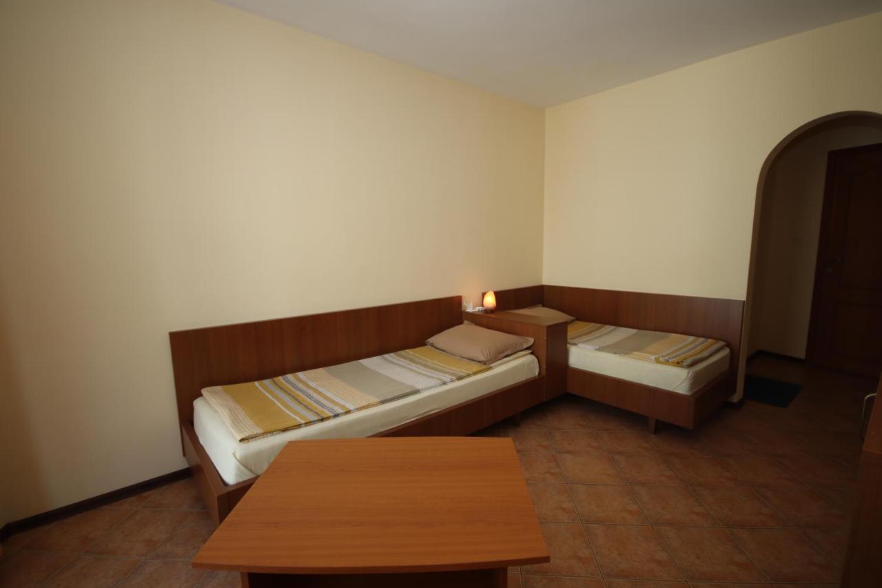 Hotel Continental - Half Board Kiten  Buitenkant foto