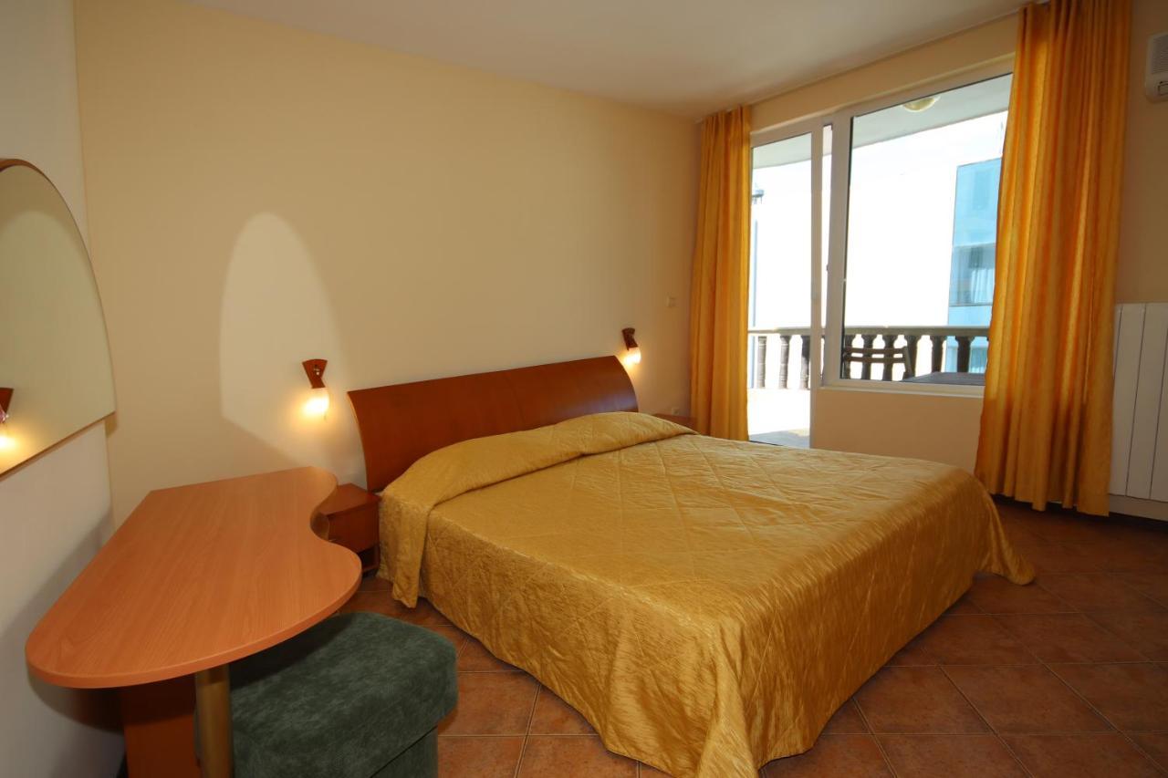 Hotel Continental - Half Board Kiten  Buitenkant foto